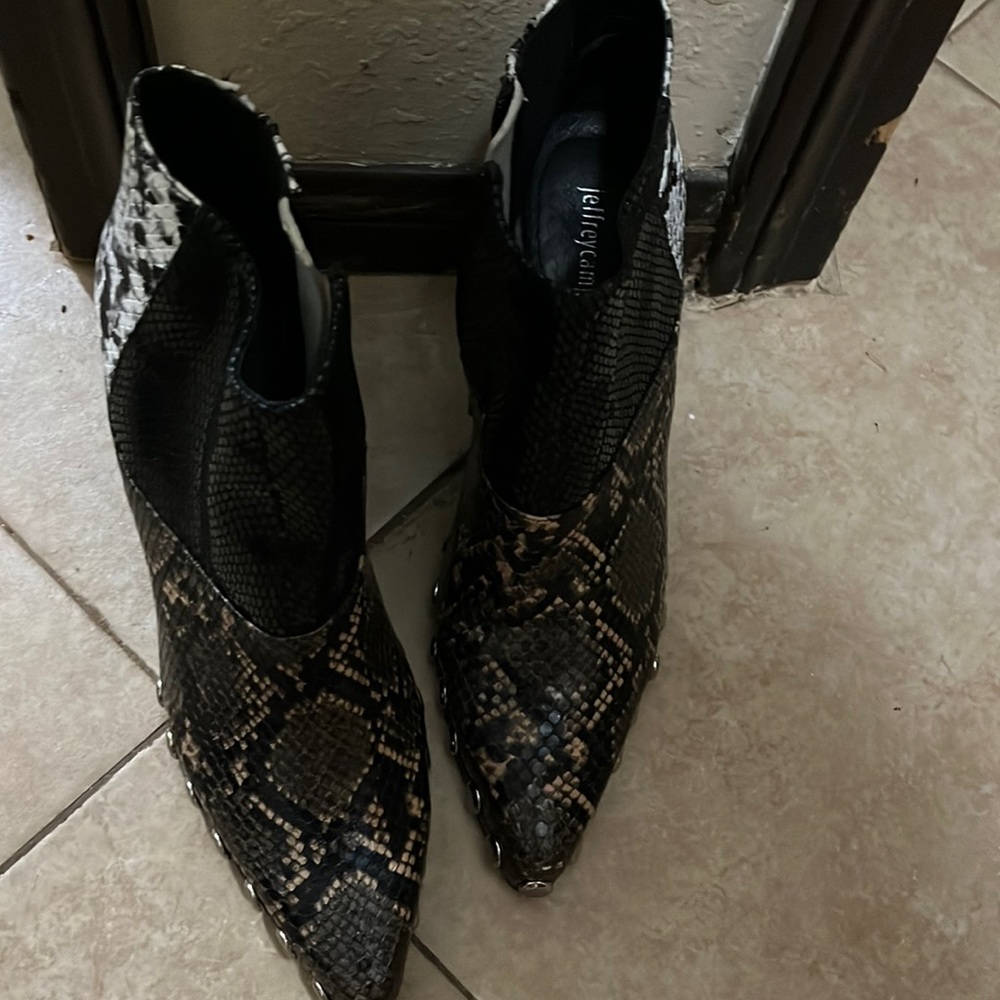 Jeffrey Campbell